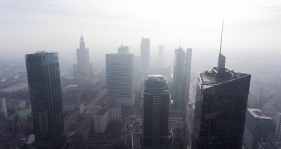 Wieżowce w Warszawie, zdjęcie z drona. Fot. Shutterstock