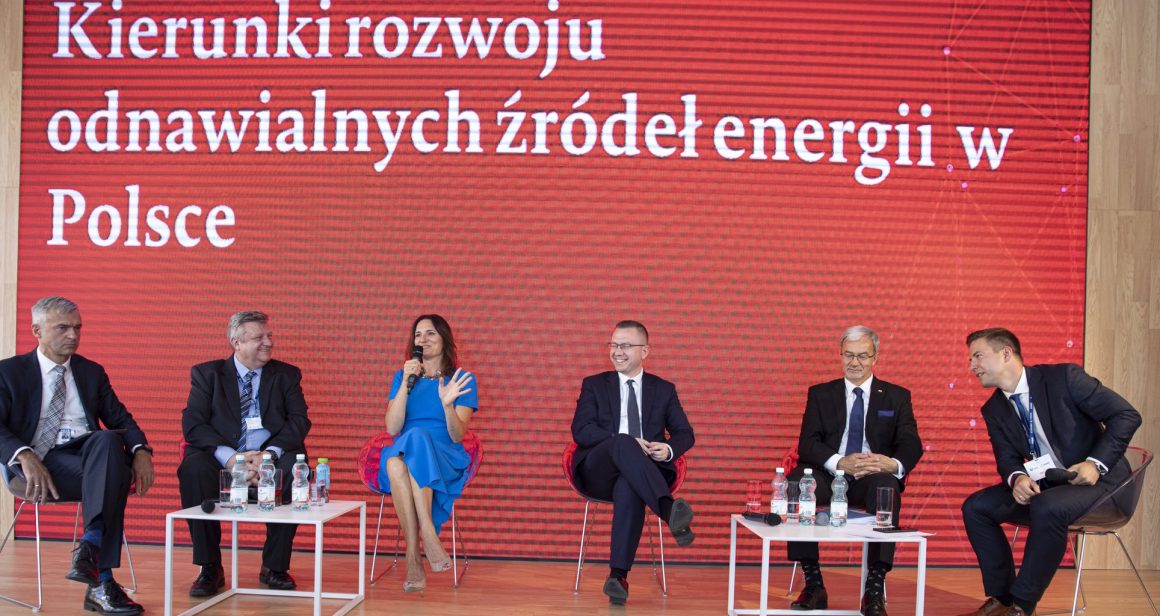 Panel "Kierunki rozwoju OZE w Polsce" podczas Forum Ekonomicznego 2019 w Krynicy. Fot. PFR