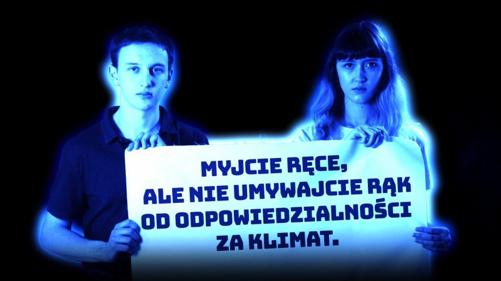 Hologramowe hasło Młodzieżowego Strajku Klimatycznego, fot. Max Zieliński / Greenpeace Polska.