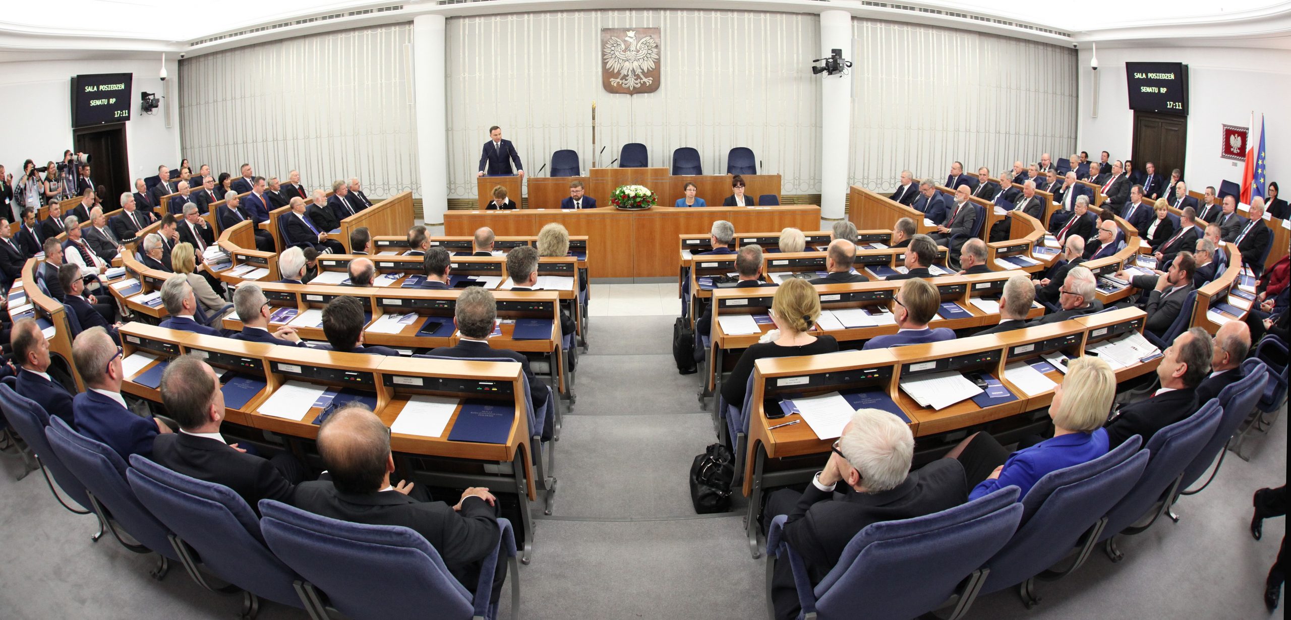 Senatul a adoptat Legea privind asistența refugiaților din Ucraina cu unele amendamente