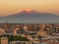 Erywań, stolica Armenii. W tle góra Ararat. Fot. Shutterstock.com