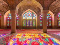Meczet Nasir Al-Mulk w miejscowości Shiraz w Iranie. Fot. Mazur Travel / Shutterstock.com