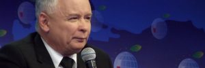 Jarosław_Kaczyński_2013 / By Piotr Drabik from Poland - Jarosław KaczyńskiUploaded by Dudek1337, CC BY 2.0, https://commons.wikimedia.org/w/index.php?curid=28176100