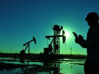Wydobycie ropy naftowej, Fot. Shutterstock.com