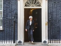 Theresa May na Downing Street, Fot. Drop of Light, Shutterstock.com