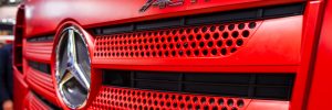 Ciężarówka Mercedesa, Fot. Joerg Huettenhoelscher / Shutterstock.com