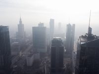 Wieżowce w Warszawie, zdjęcie z drona. Fot. Shutterstock