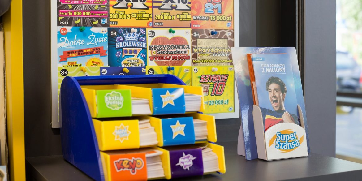 Produkty Totalizatora Sportowego w saloniku Kolportera, Fot. Kolporter Produkty Totalizatora Sportowego w saloniku Kolportera, Fot. Kolporter