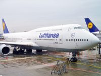 Lufthansa / shutterstock.com