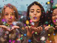 Millennialsi, kobiety, młodość. Fot. Shutterstock