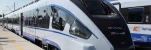 Pesa Dart w barwach PKP Intercity. Fot. Jakub Murat (Muri), CC BY-SA 4.0