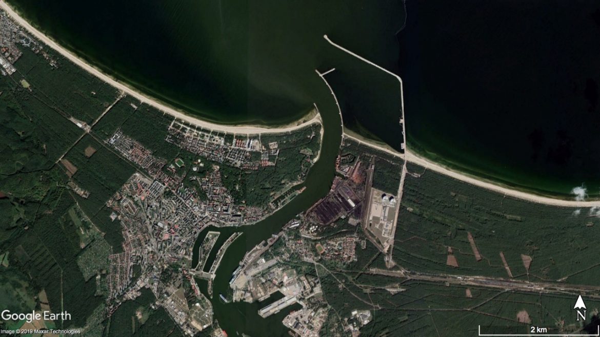 Gazoport LNG w Świnoujściu – zdjęcie satelitarne. fot. Maxar Technologies via Google Earth Pro Gazoport LNG w Świnoujściu - zdjęcie satelitarne. fot. Maxar Technologies via Google Earth Pro
