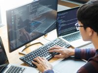programista, fot. Shutterstock.