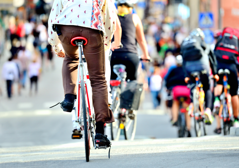 Rowerzyści w mieście, fot. Shutterstock.