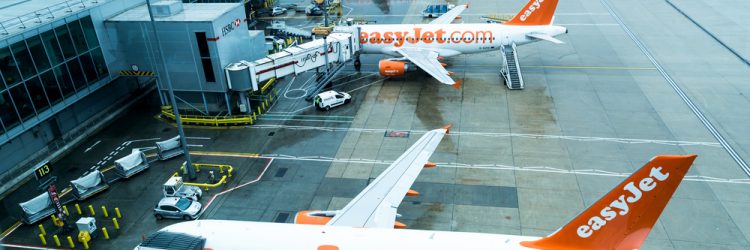 Samoloty linii easyJet. Fot. rzoze19 / Shutterstock.com