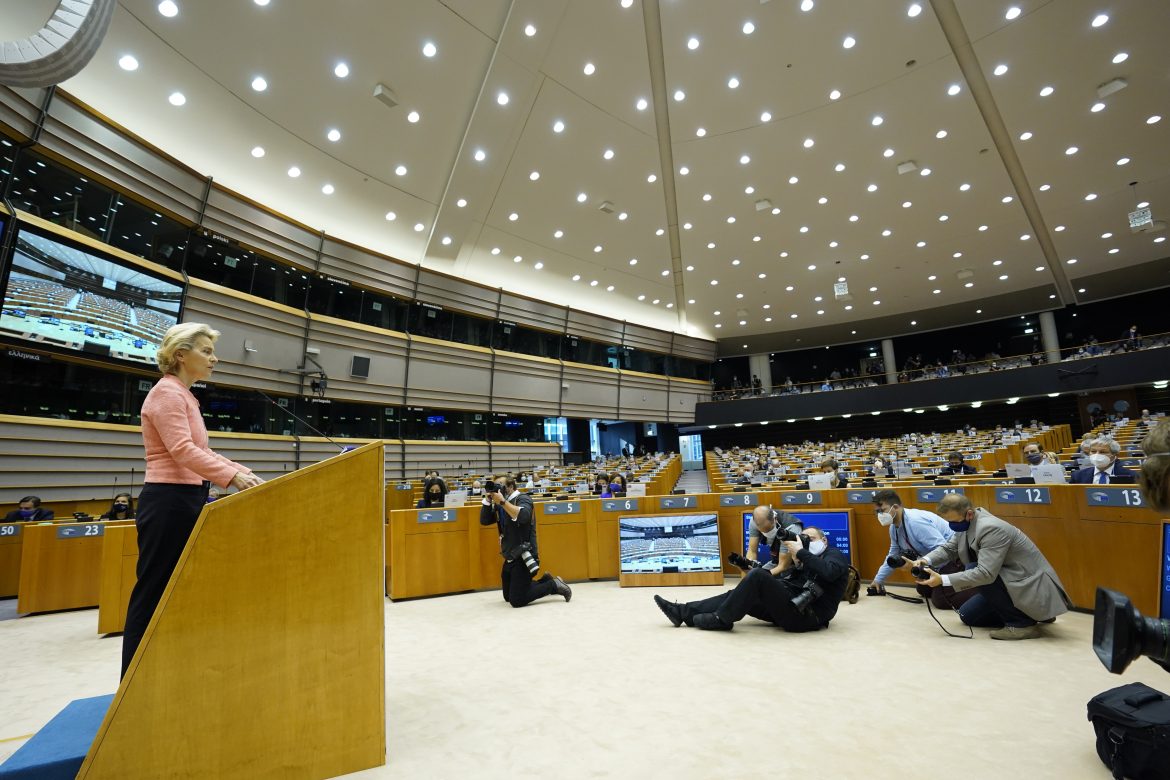 Ursula von der Leyen podczas Orędzia o Stanie Unii. Fot. Parlament Europejski Ursula von der Leyen podczas Orędzia o Stanie Unii. Fot. Parlament Europejski
