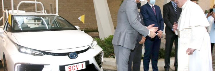Papież Franciszek, Toyota Mirai papamobile napędzane wodorem, fot. materiały prasowe Toyota News