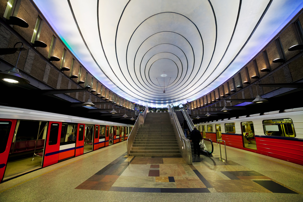 Metro, Warszawa, fot. Shutterstock.