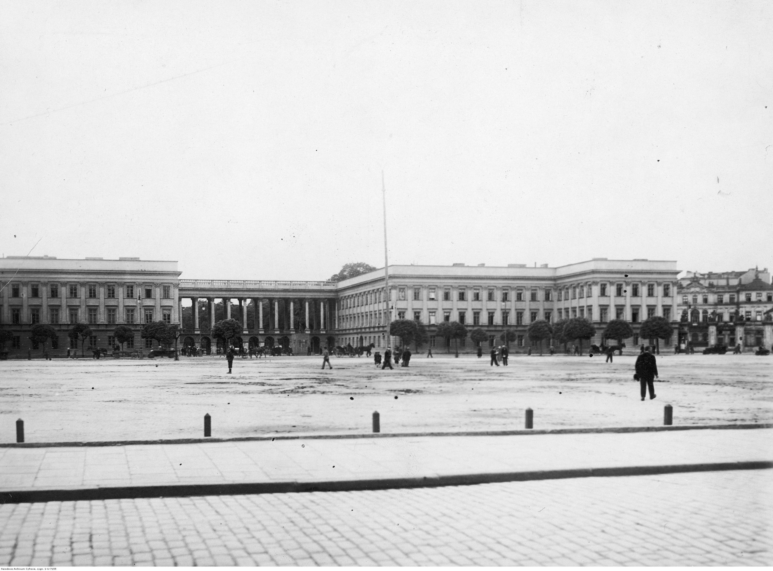 Pałac Saski w okresie międzywojennym. Fot. NAC; sygn. 1-U-7155