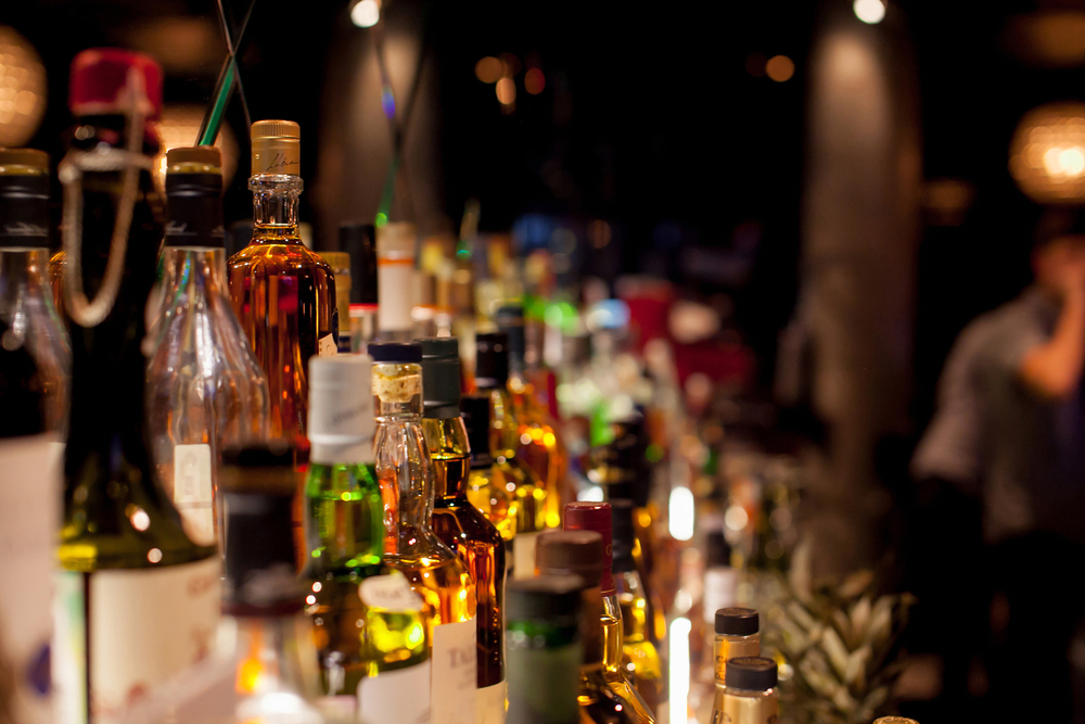 Butelki alkoholu, fot. Shutterstock.com