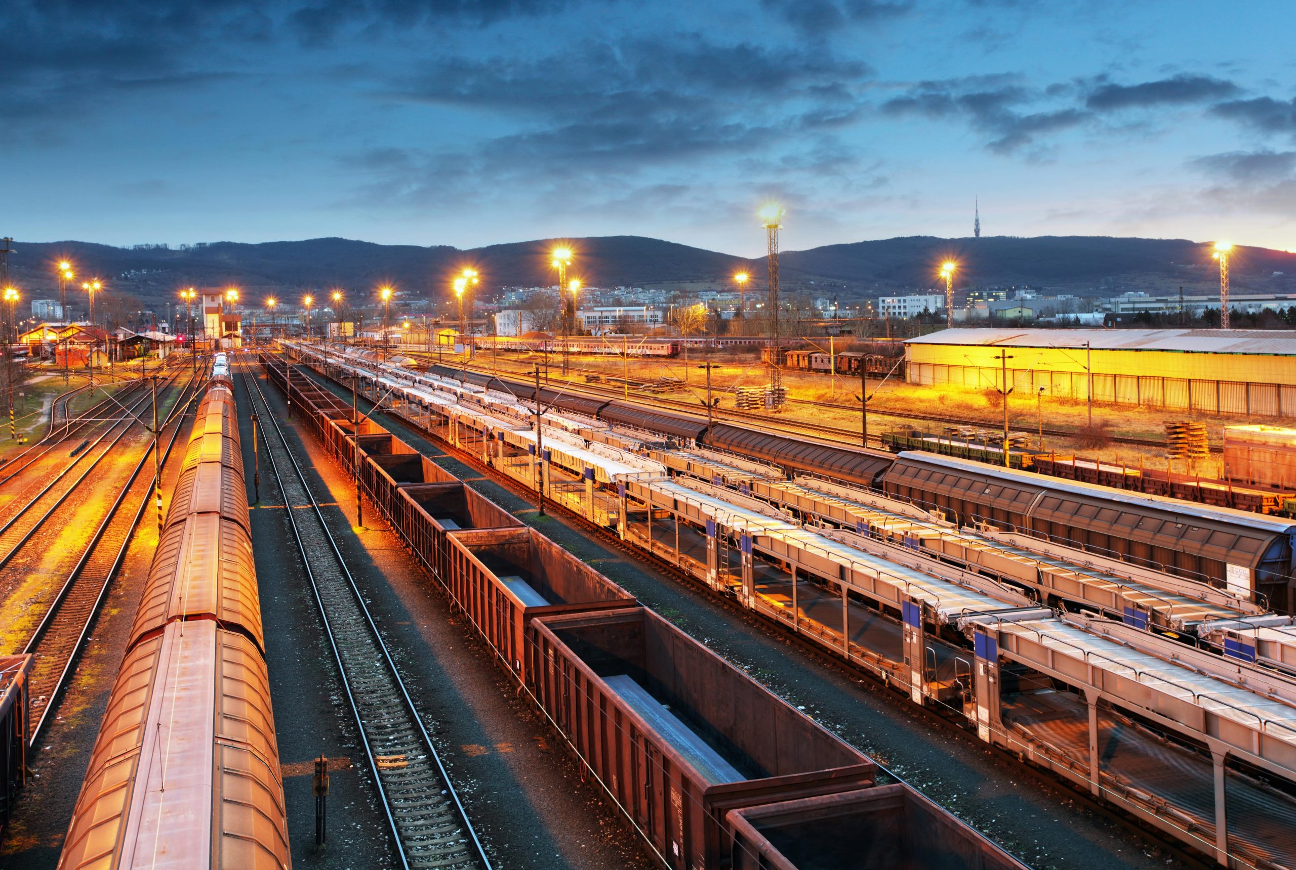 transport kolejowy fot. Shutterstock