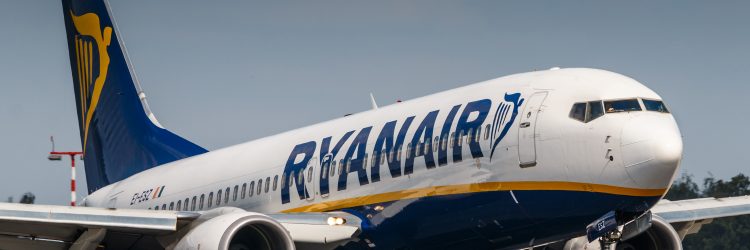 Ryanair, Shutterstock