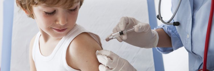 szczepienia dzieci przeciw Covid-19, fot. Shutterstock