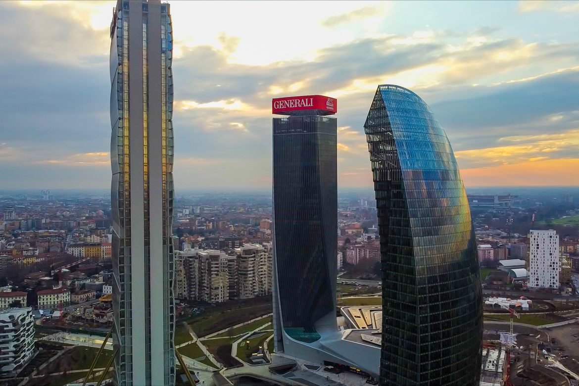 Centrum biznesowe Mediolanu, Włochy. Fot. ​​ VILTVART / Shutterstock.com