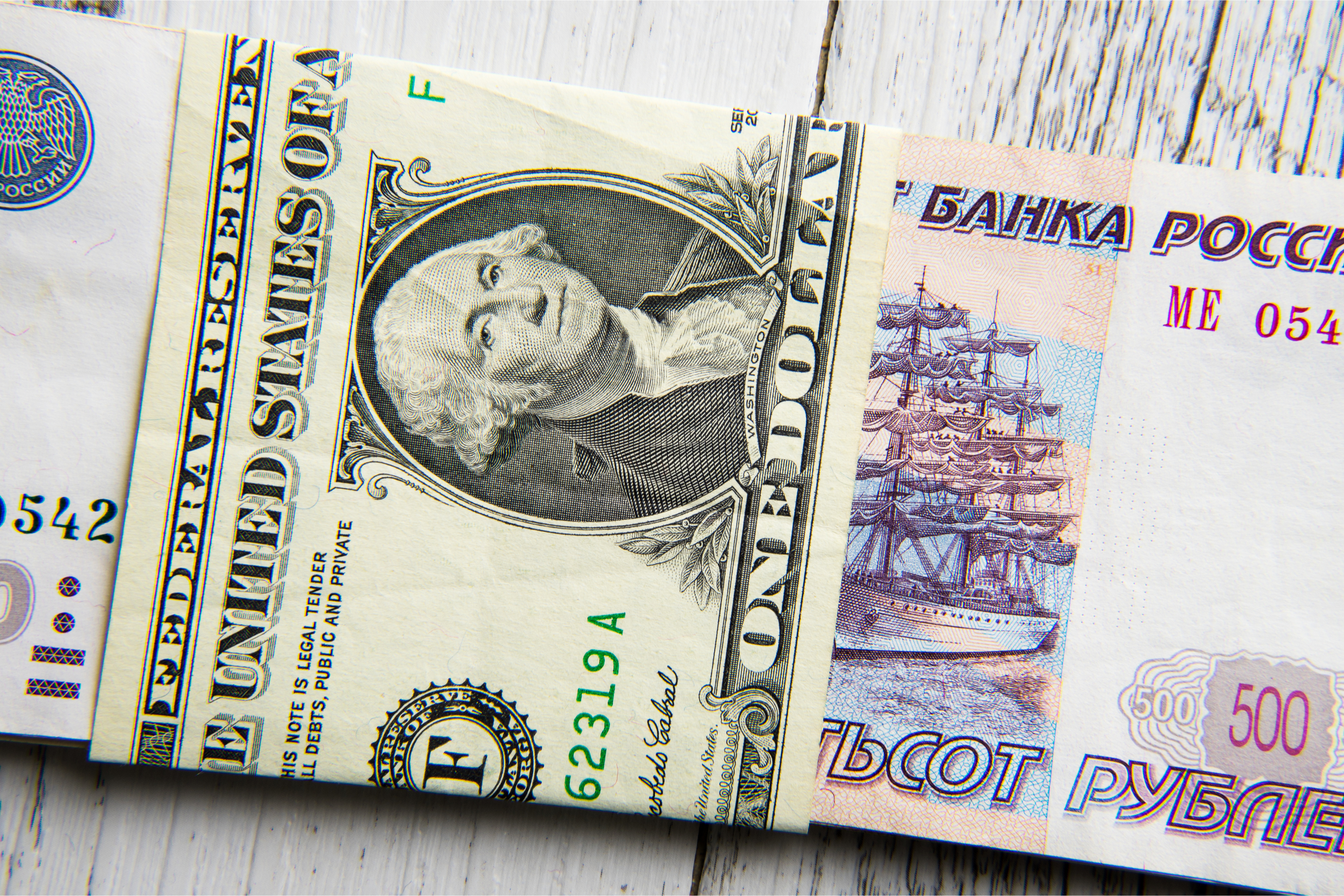 rubel dolar