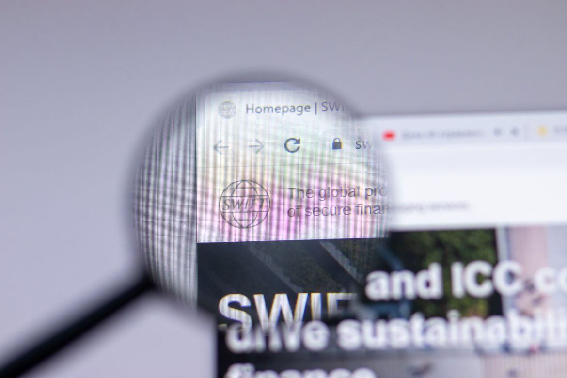 Strona internetowa organizacji SWIFT. Fot. Postmodern Studio / Shutterstock.com Strona internetowa organizacji SWIFT. Fot. Postmodern Studio / Shutterstock.com