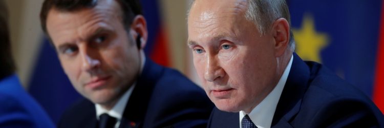Prezydent Francji i prezydent Rosji podczas negocjacji dot. Białorusi, fot. ApostolisBril / Shutterstock.com