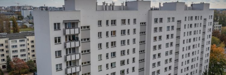 Blok w Warszawie, fot. Shutterstock.com