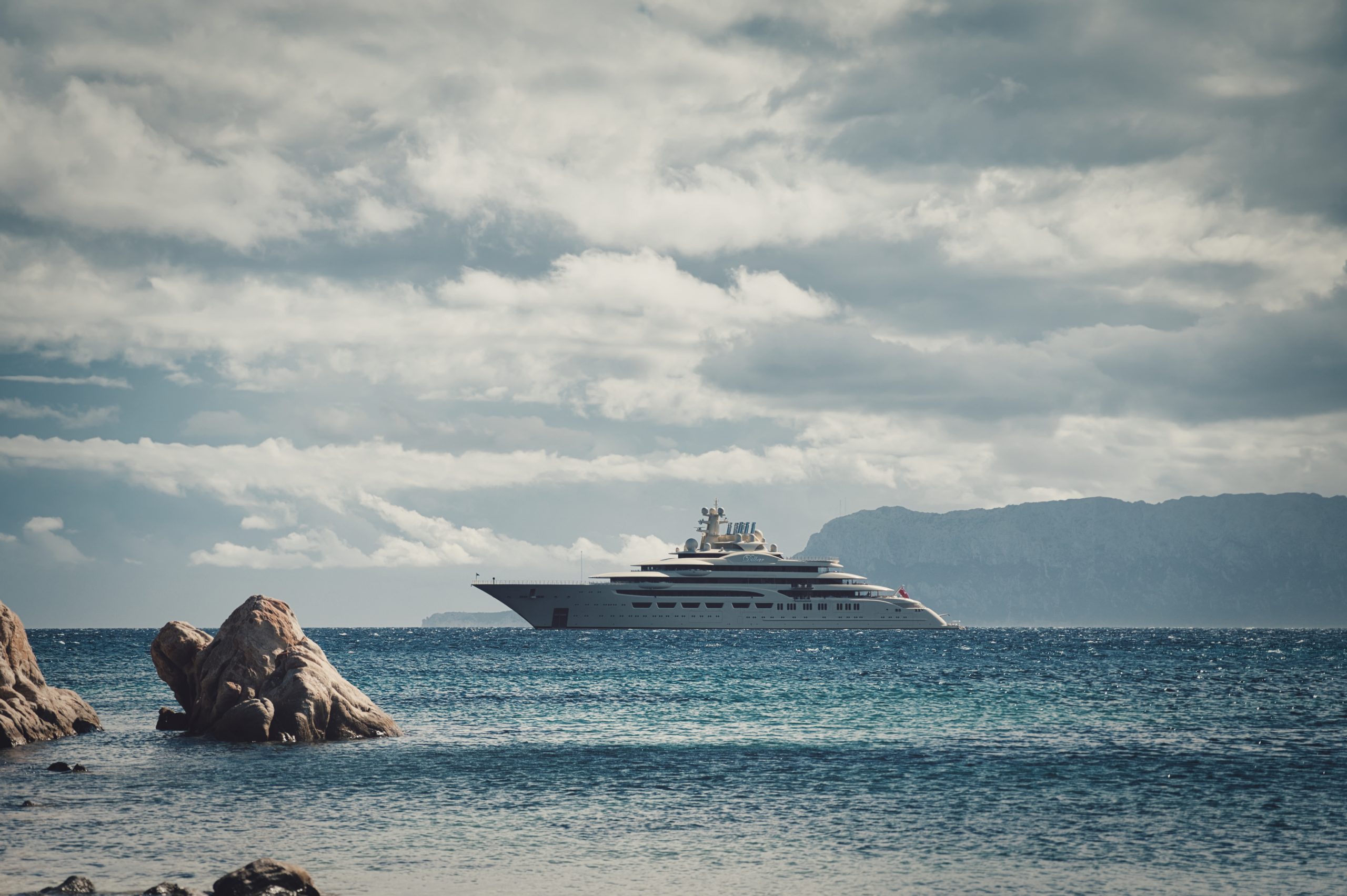 Należący do rosyjskiego oligarchy luksusowy jacht, fot. federico stevanin / Shutterstock.com