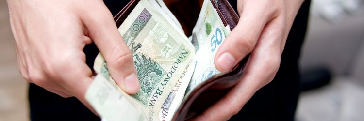 średnia pensja, przeciętne wynagrodzenie, fot. Shutterstock