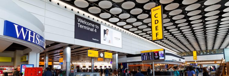 Londyn-Heathrow, Terminal 4, fot. Markus Mainka, Shutterstock