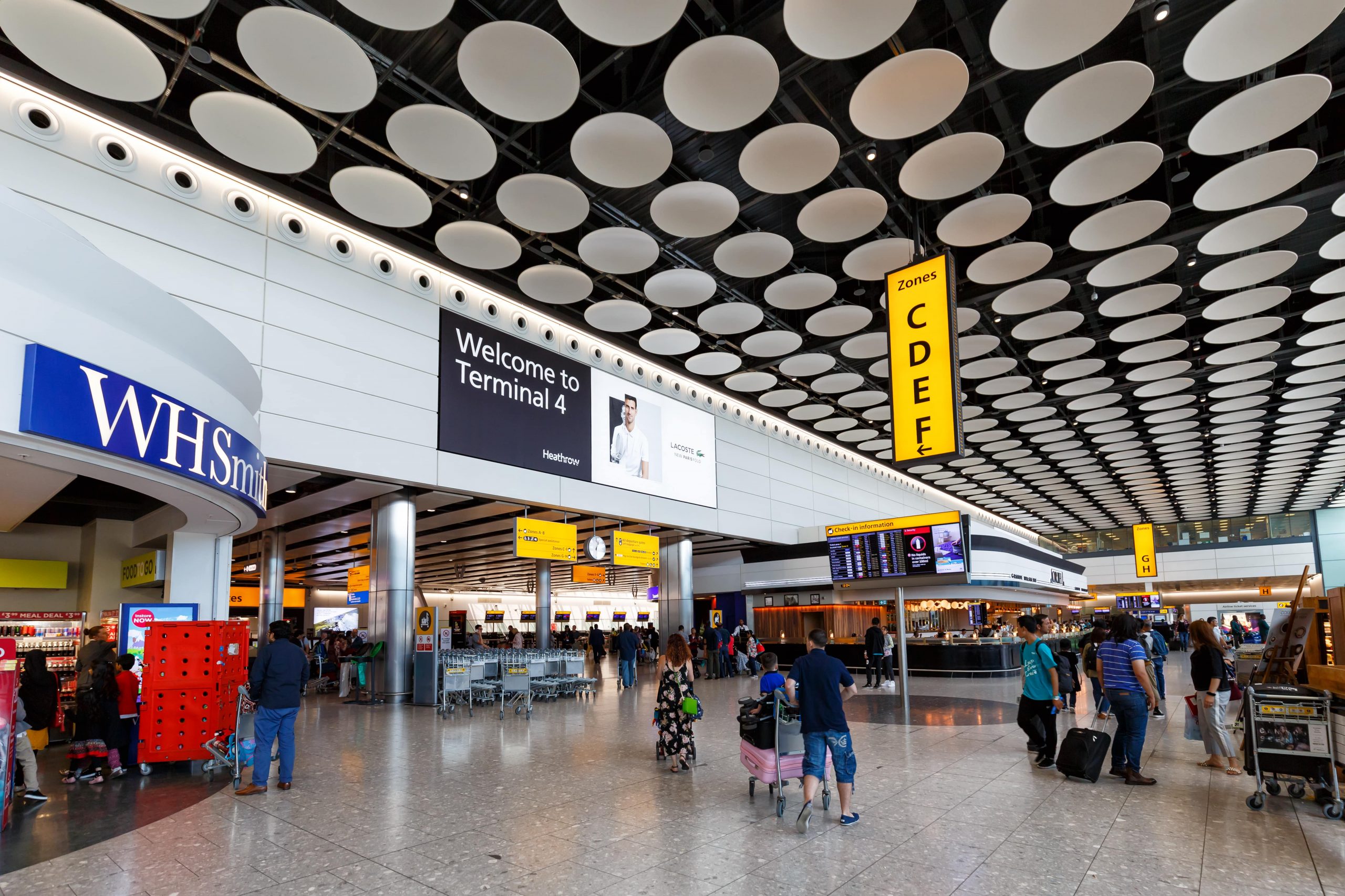 Londyn-Heathrow, Terminal 4, fot. Markus Mainka, Shutterstock