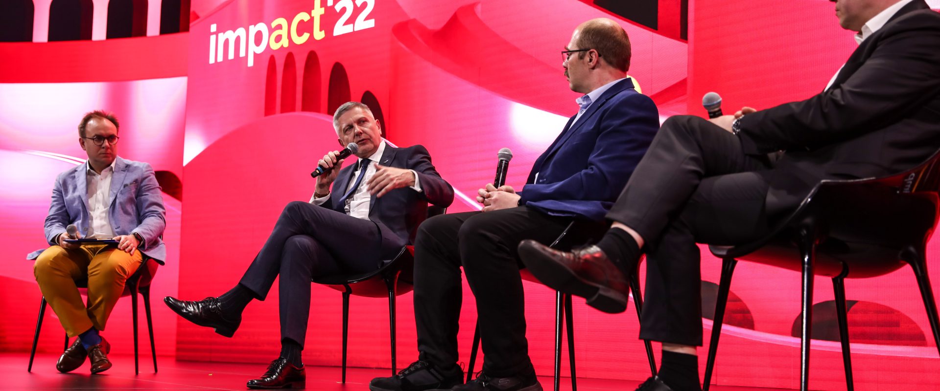 Dyskusja moderowana: Jak tworzyć łańcuchy dostaw odporne na kryzys? / How to create crisis-proof supply chains?, Impact'22, mat. Partnera
