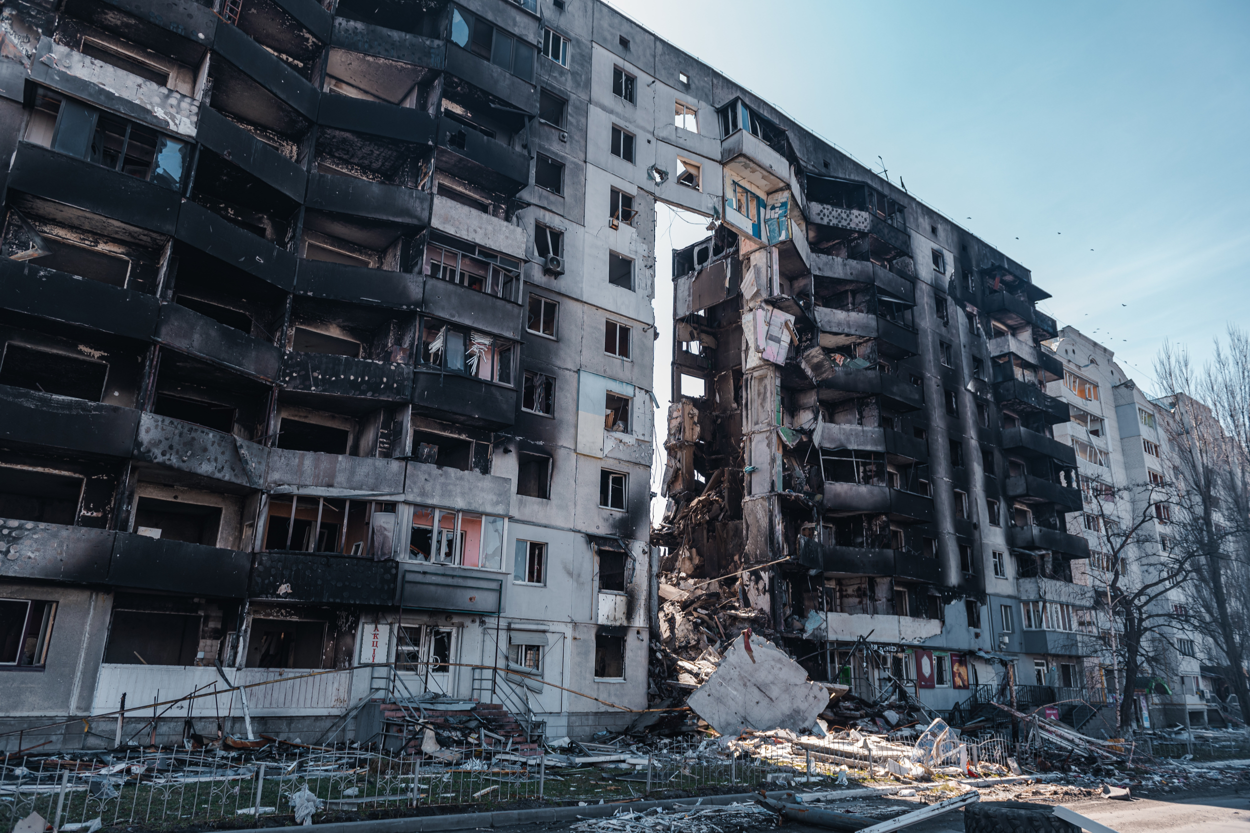Zniszczony budynek mieszkalny w Borodiance