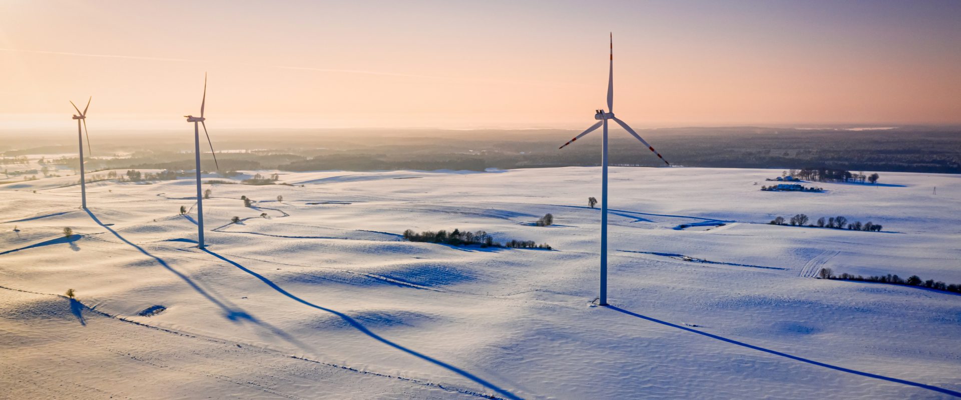 OZE, farma wiatrowa w Polsce, fot. Shutterstock