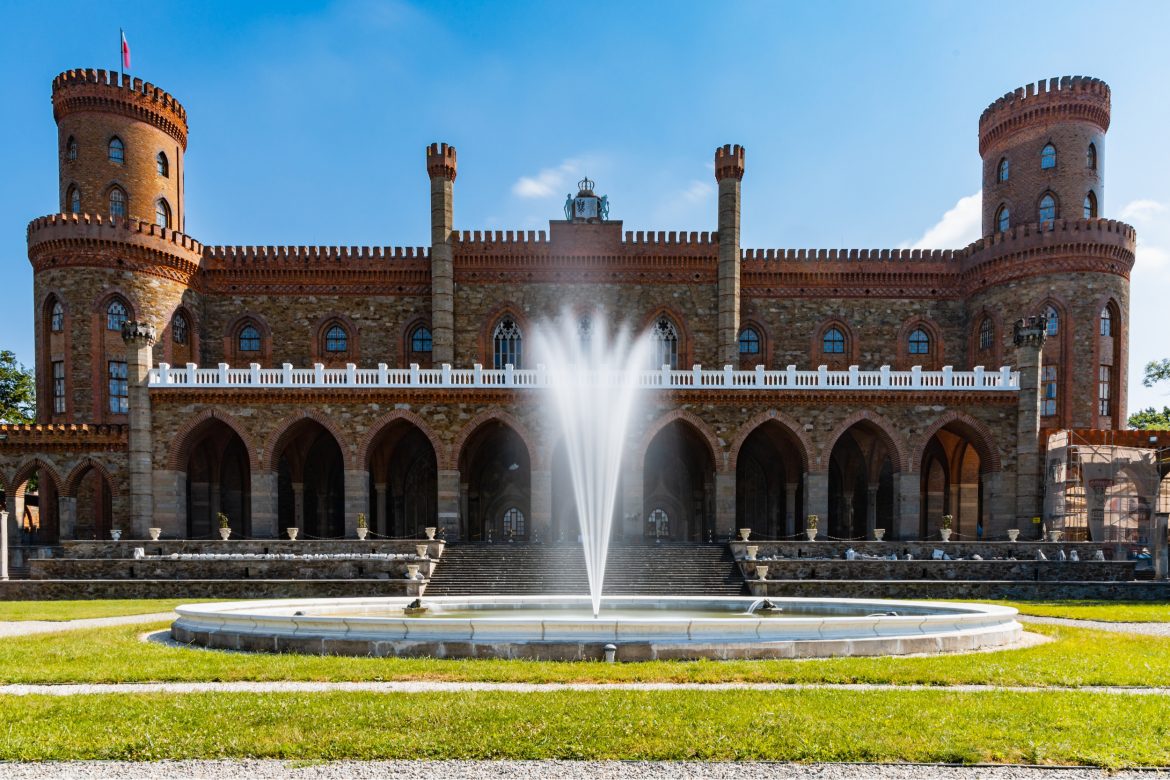 Pałac Marianny Orańskiej w Kamieńcu Ząbkowickim, fot. Shutterstock