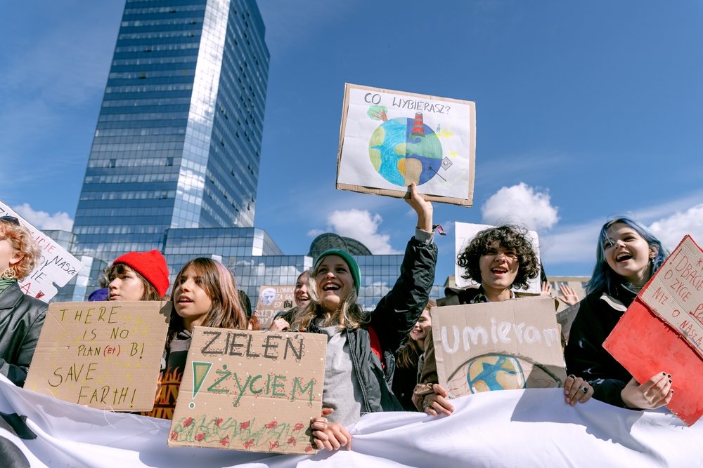Protest w Warszawie, wrzesień 2022, fot. Damian Lugowski / Shutterstock.com