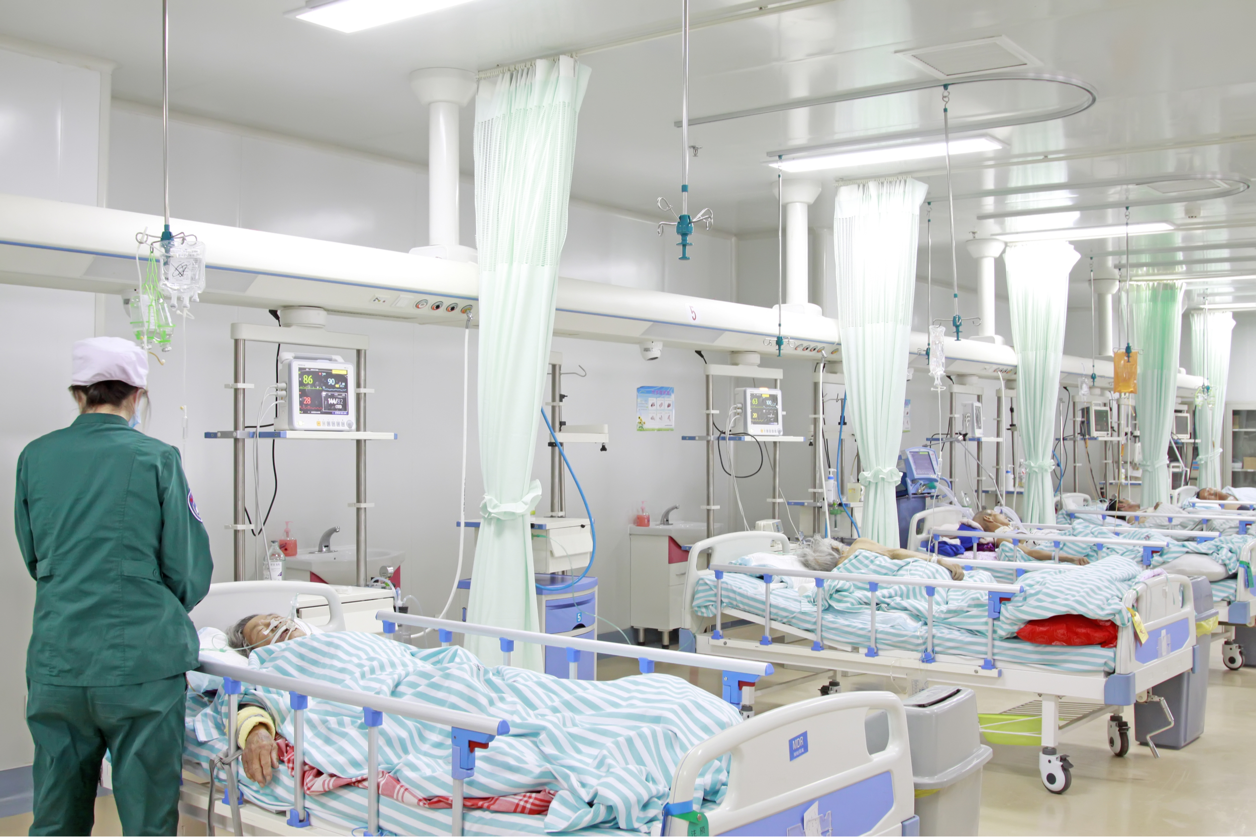 Szpital w Chinach, Prowincja Hebei, Covid, Omikron, fot. Shutterstock