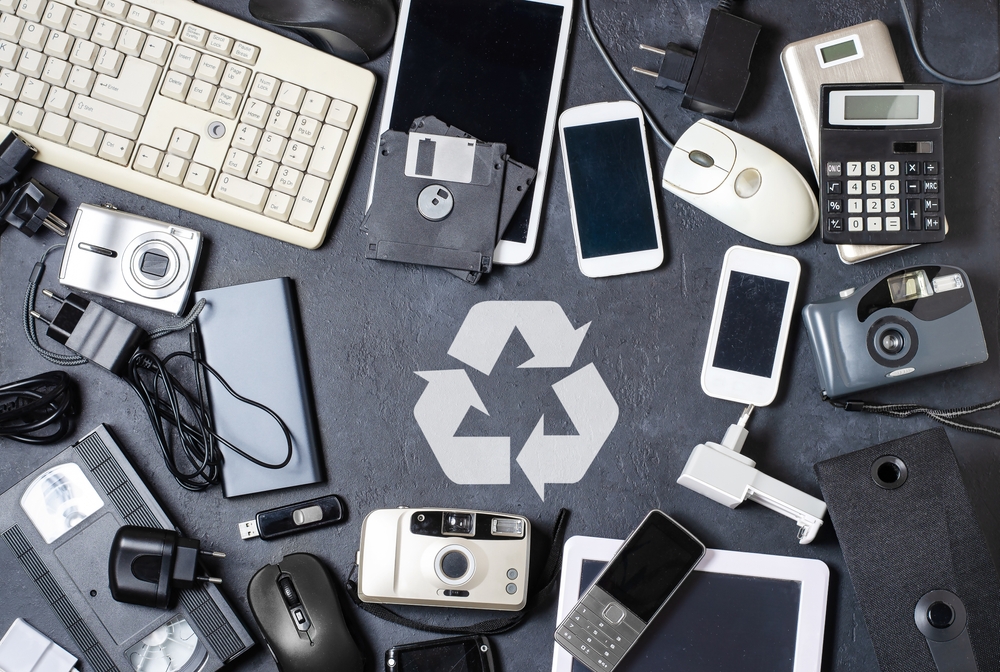 Elektronika, śmieci elektroniczne, e-odpady, fot. Shutterstock