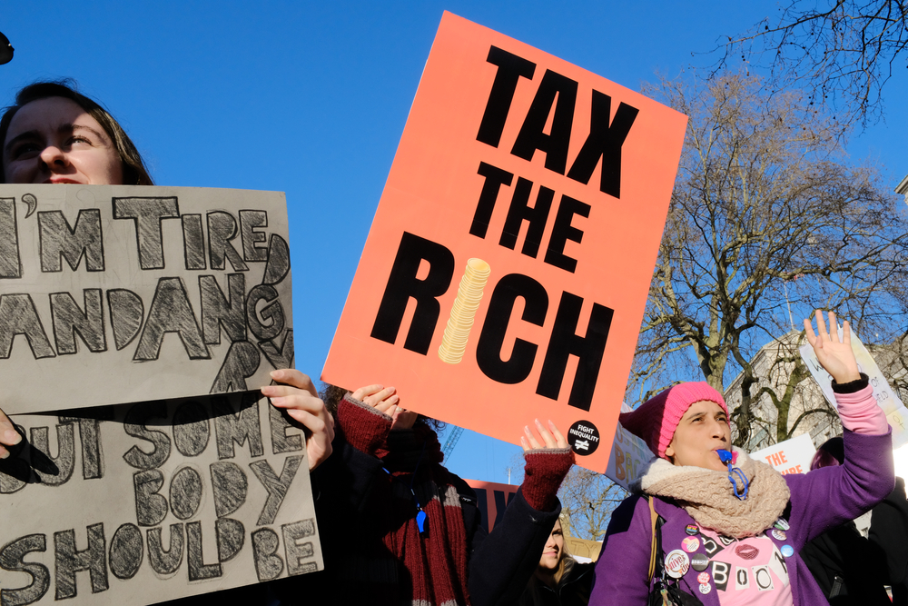 Protest w Londynie ,„Opodatkować bogatych”, fot. Shutterstock