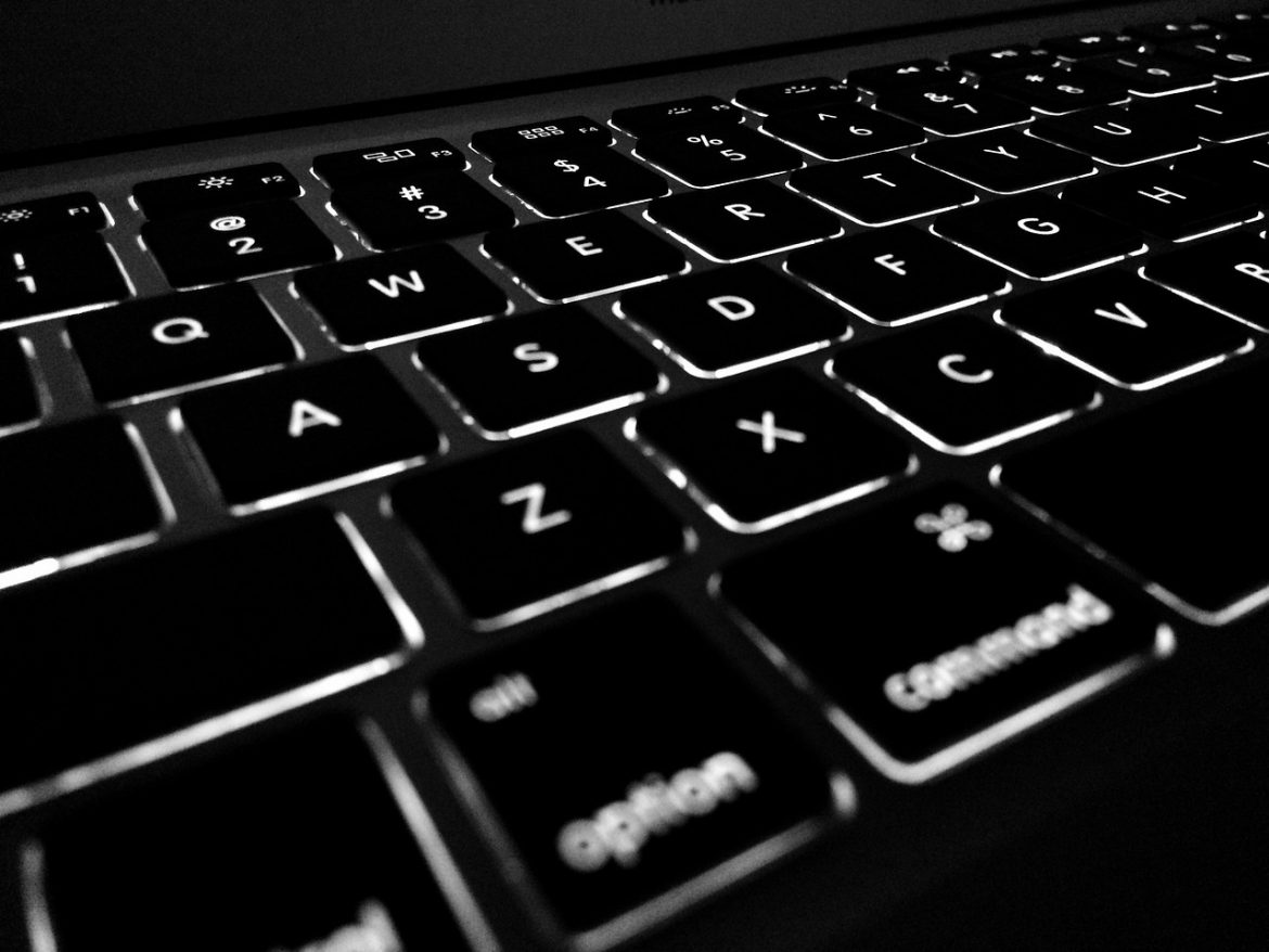 computer-g3edf02341_1280