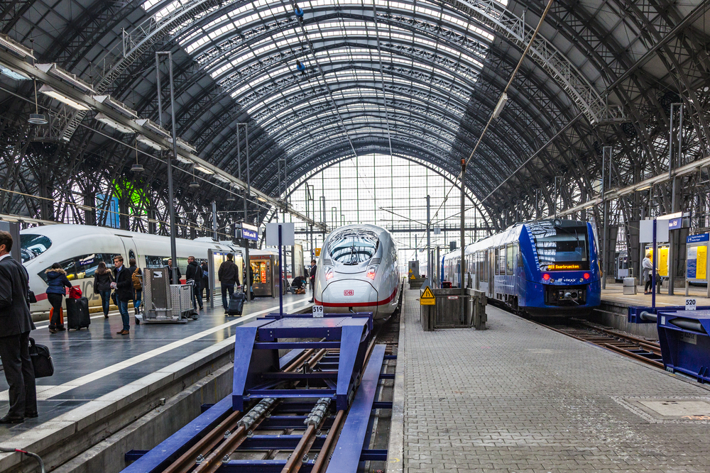 Hauptbahnhof we Frankfurcie, strajk, transport publiczny w Niemczech, fot. Shutterstock