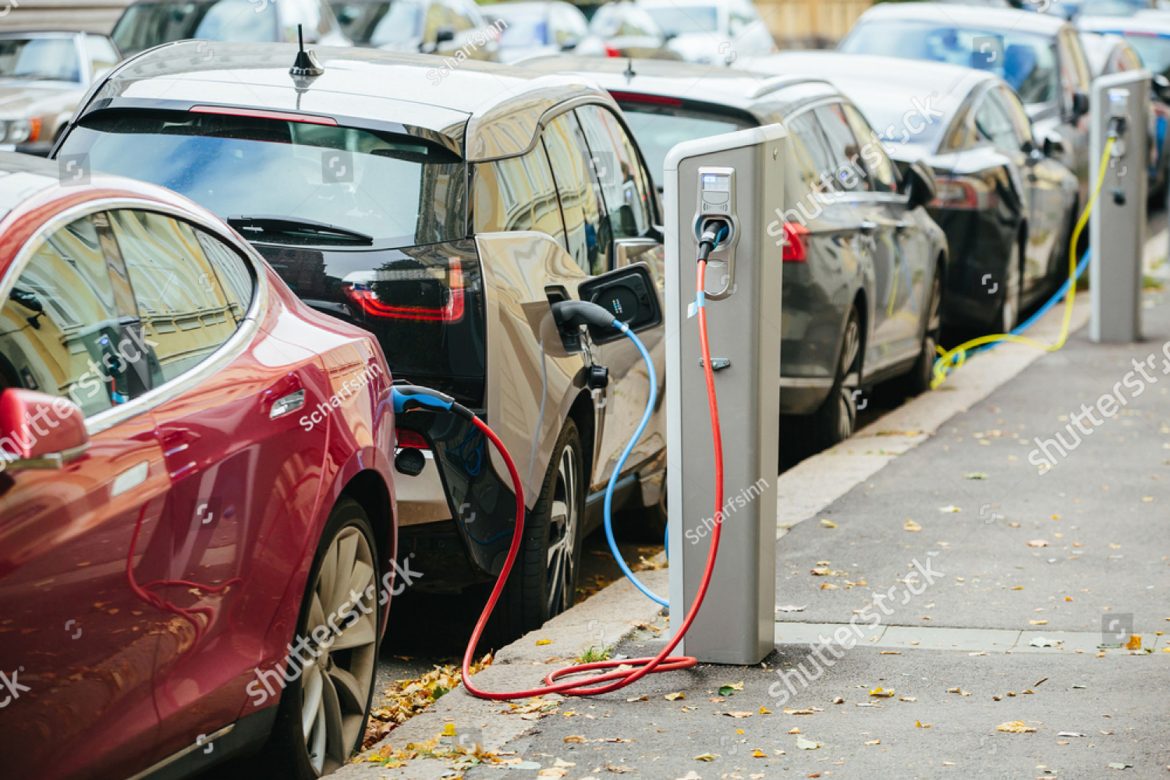Samochody elektryczne, fot. Shutterstock Samochody elektryczne, fot. Shutterstock