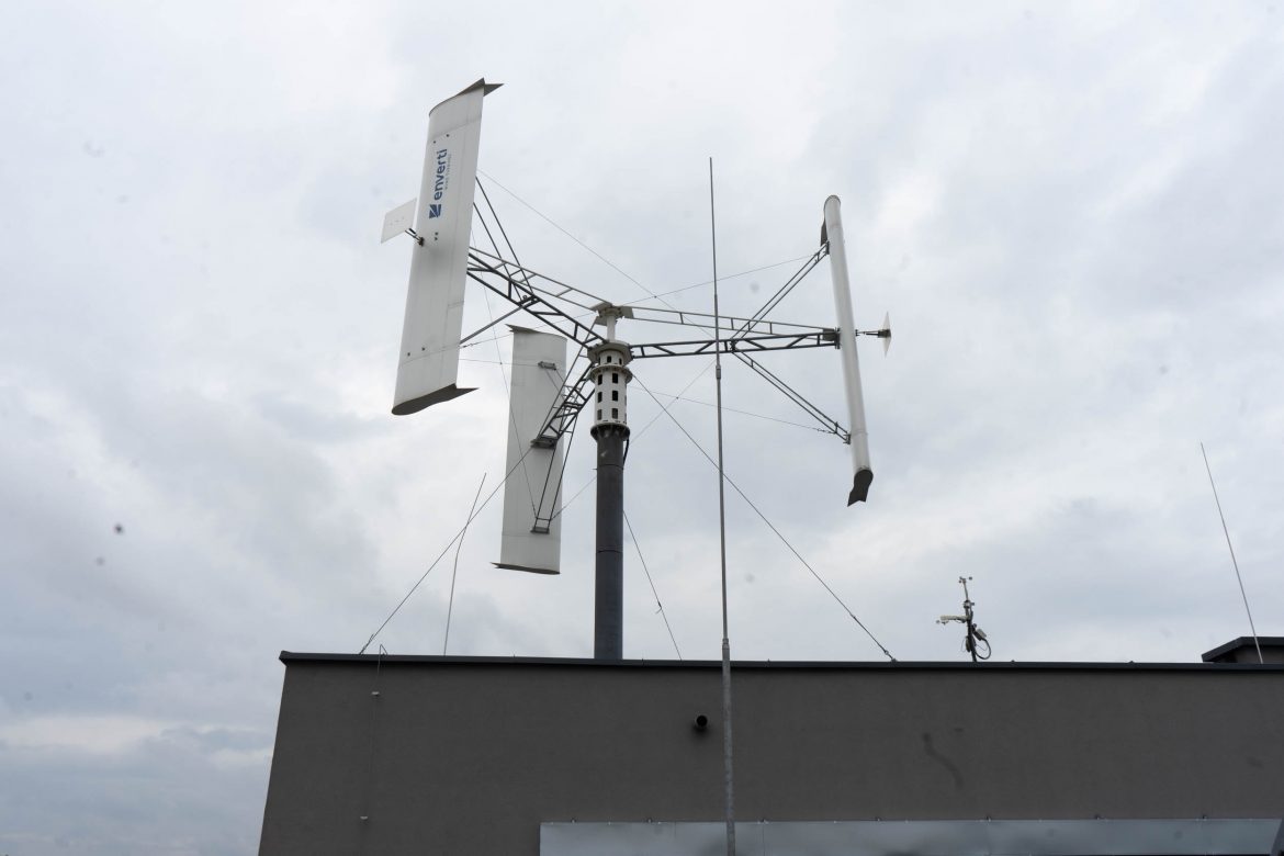 Mikrosieć Politechniki Świętokrzyskiej, turbina wiatrowa, fot. Kamila Wajszczuk