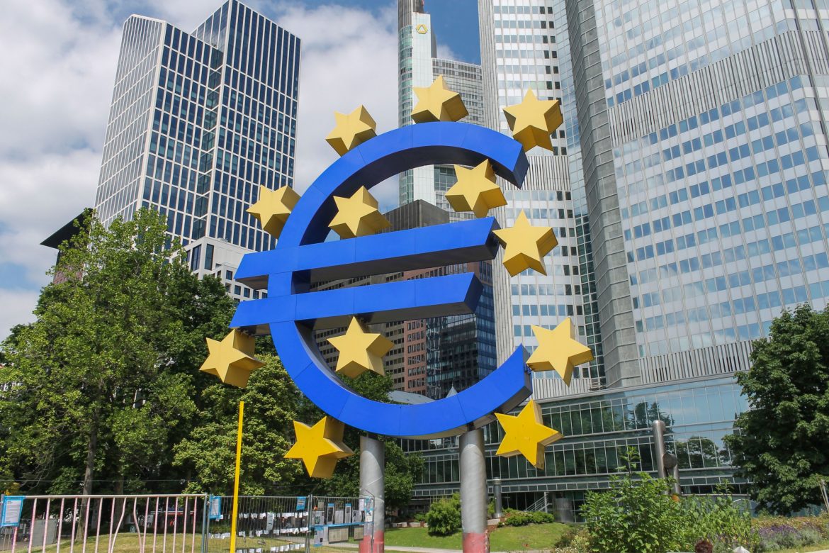 Shutterstock_1838520772 Unia Europejska, marże, przedsiębiorstwa