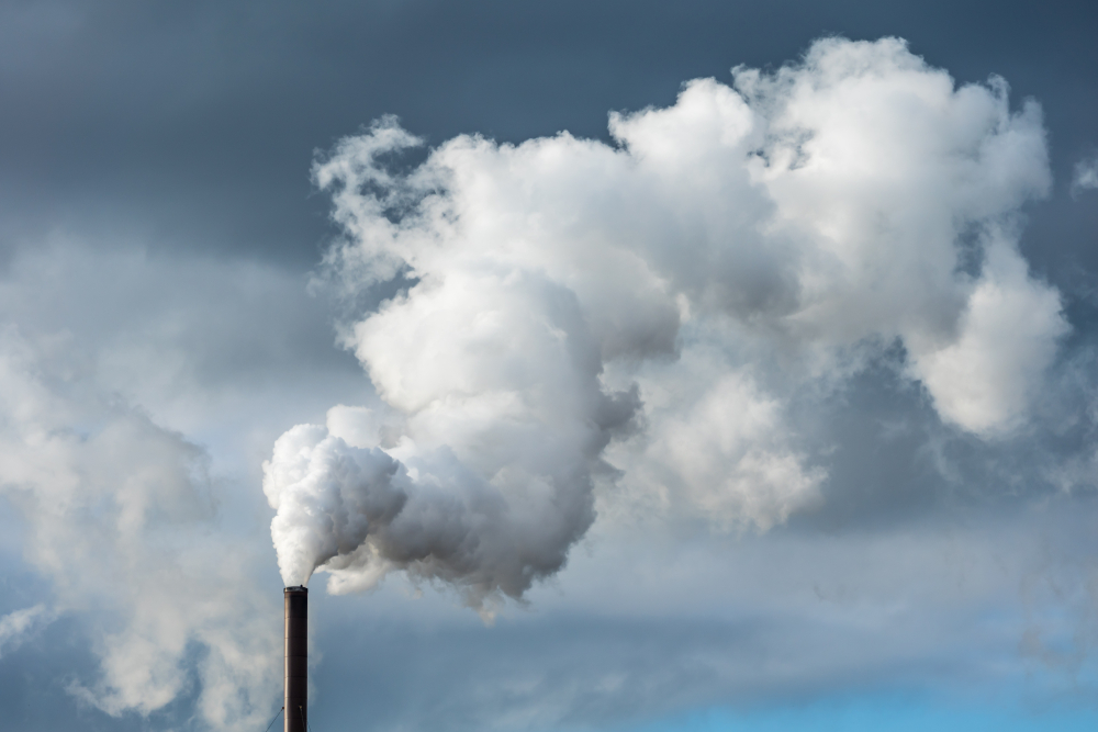 Emisje CO2, węgiel, ropa, energetyka, fot. Shutterstock